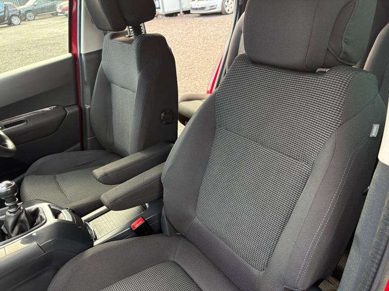 2011 Peugeot 5008 1.6 HDI FAP 112 Family Estate Diesel Manual