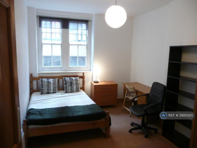 3 bedroom flat in Queen Alexandra Mansions, London, WC1H (3 bed) (#2920020)