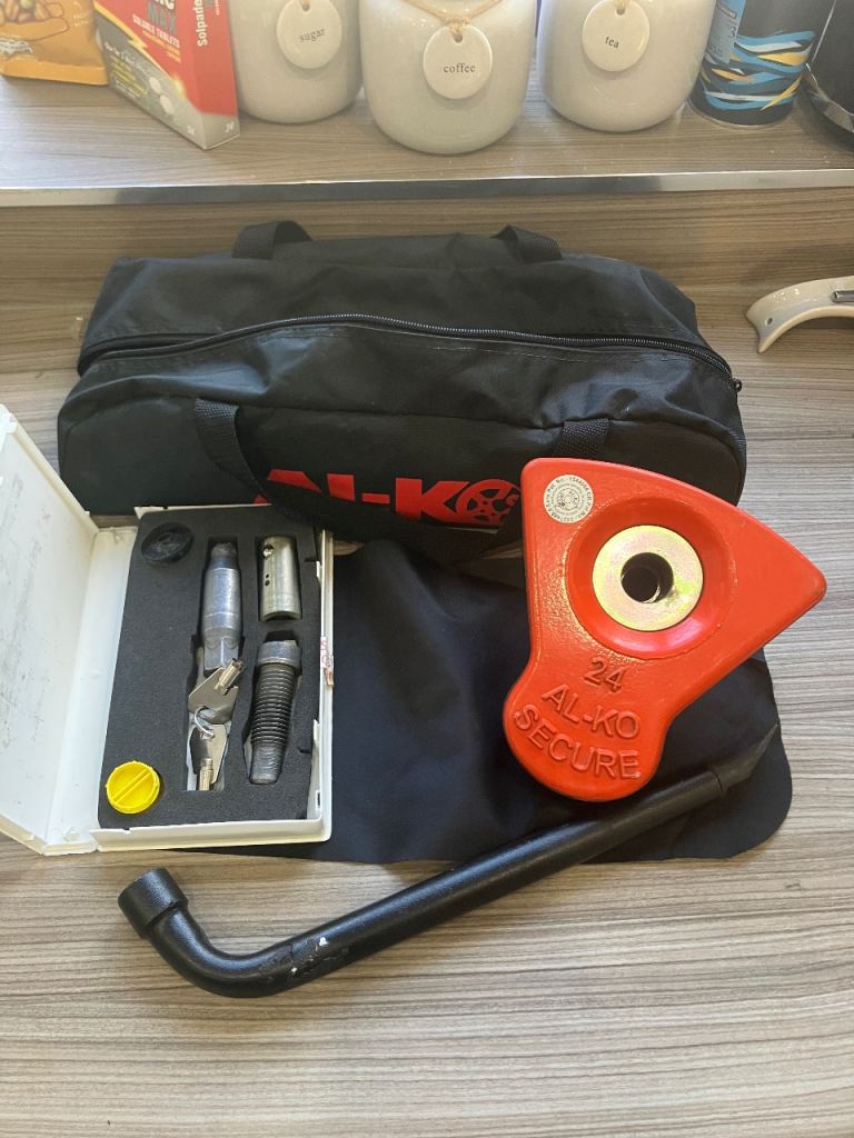 Al-Ko / Alko Secure No. 24 - Complete Caravan Wheel Lock Set - 2 x keys