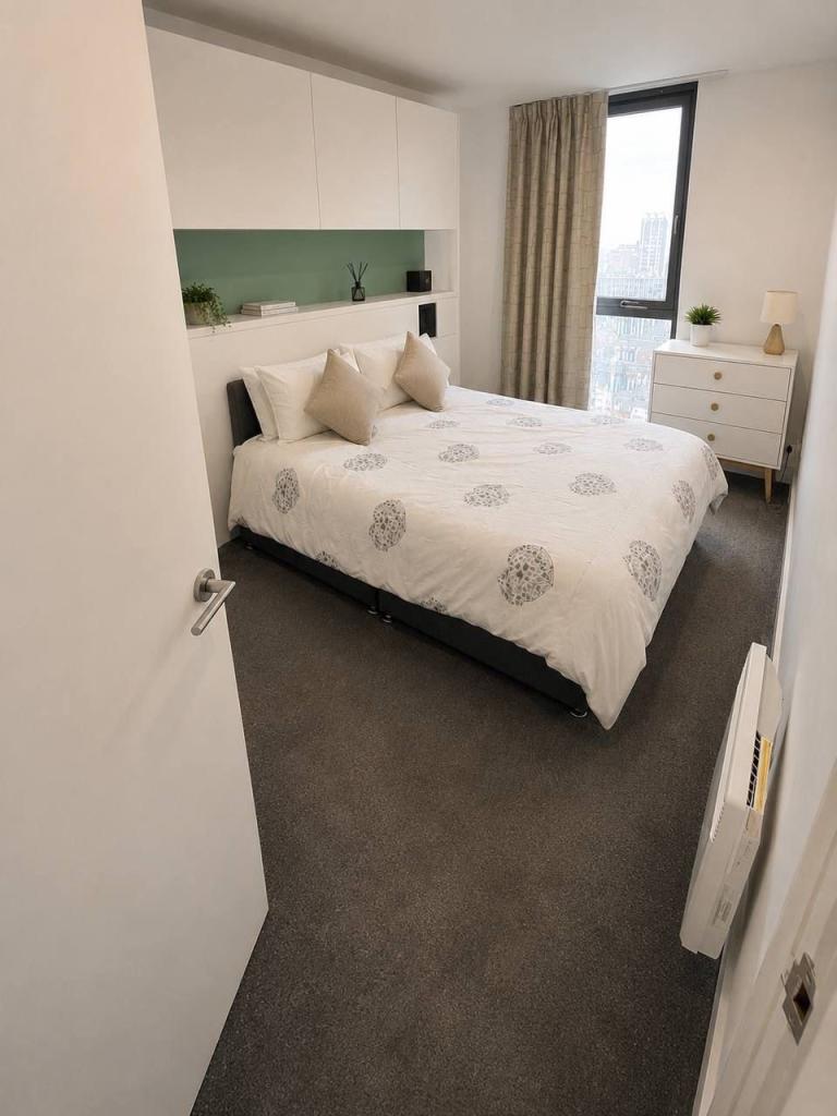 Modern 2 bed Apartment Birmingham city centre: Ideal for student