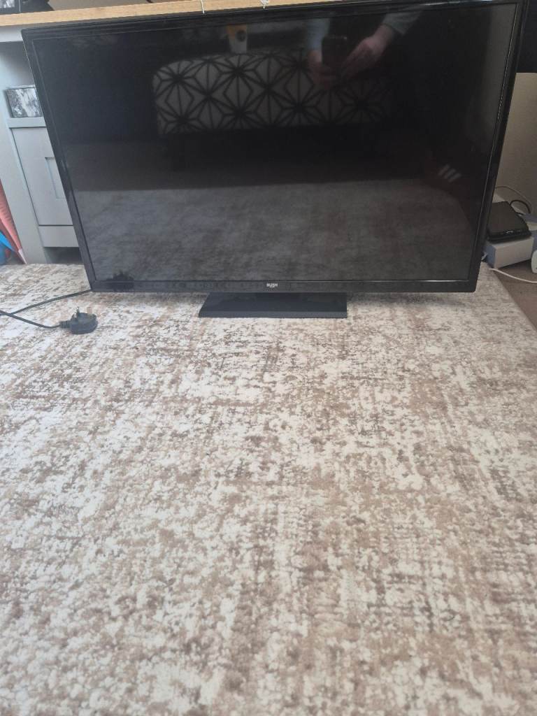 Tv 32 inch Bush 