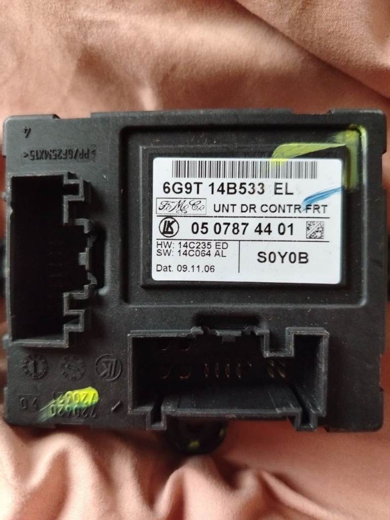Land rover Freelander 2 door control module 