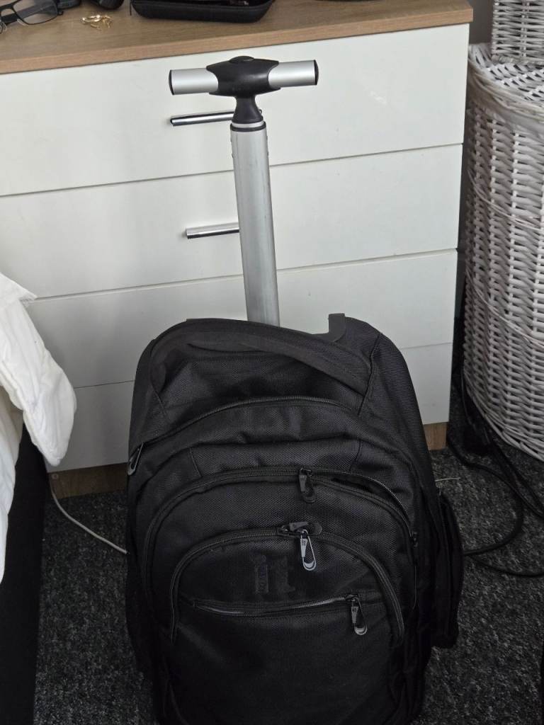 Black Laptop carry bag with wheels , £20.00 for Sale in Bromley, London ...