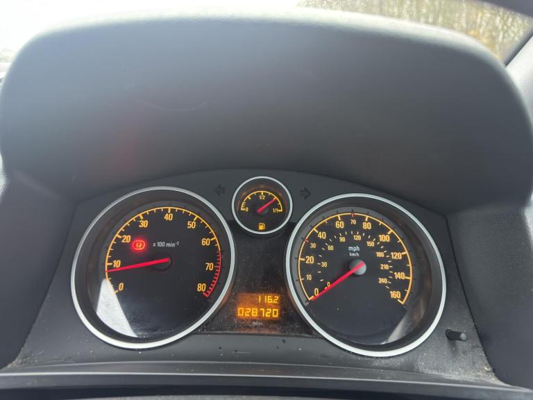 2013 Vauxhall Zafira 1.6 16V Exclusiv MPV 5dr Petrol Manual Euro 5 (115 ps) MPV Petrol Manual