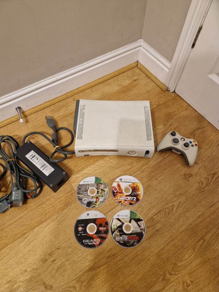 Xbox 360 White 60GB w/Games Can Deliver