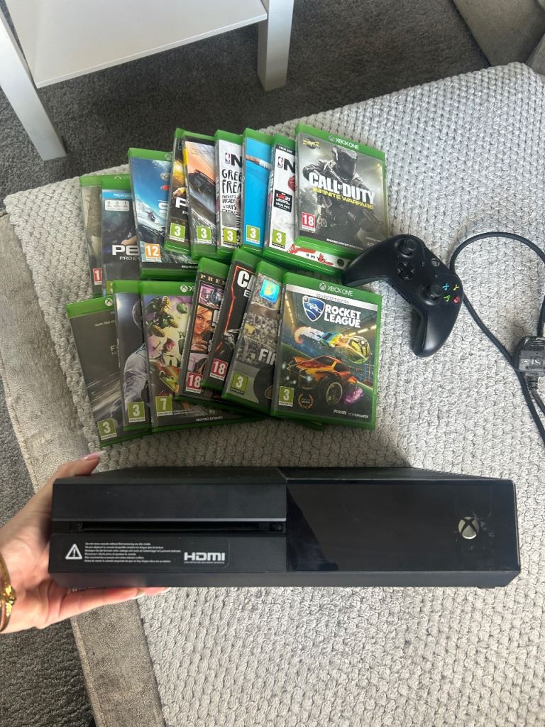 Xbox one with 16 games
