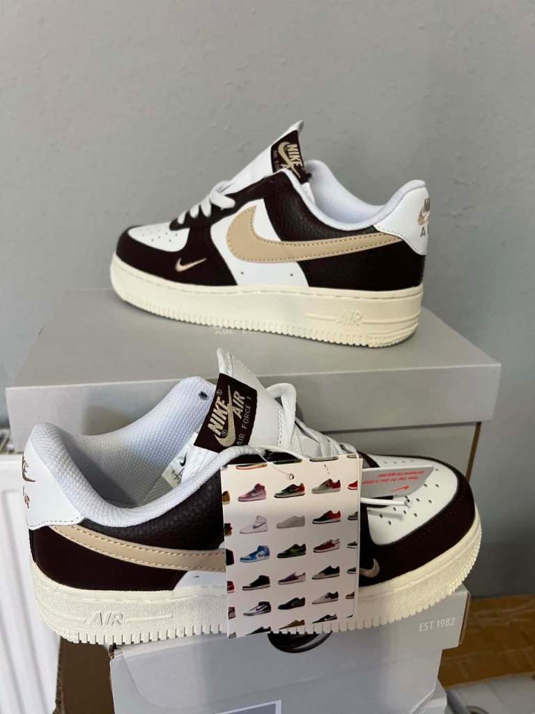 Women’s shoes 