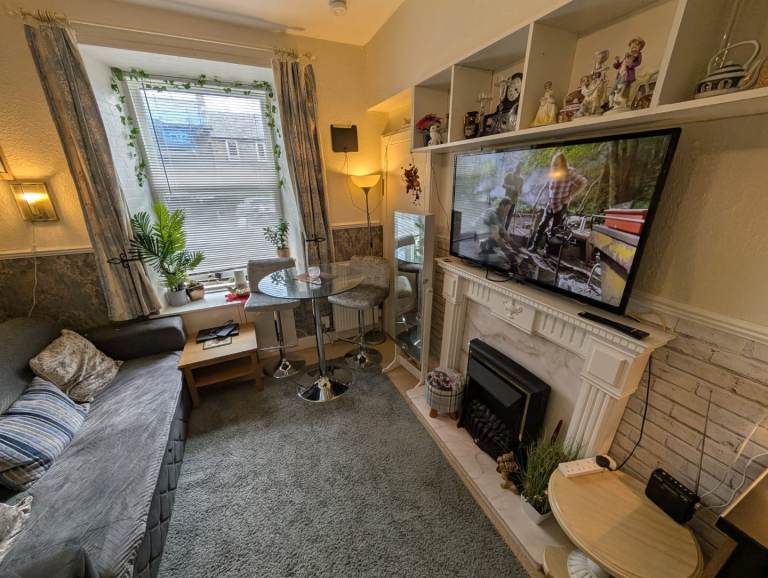 Beautiful 1-Bedroom Flat – Available Immediately – Edinburgh City Centre