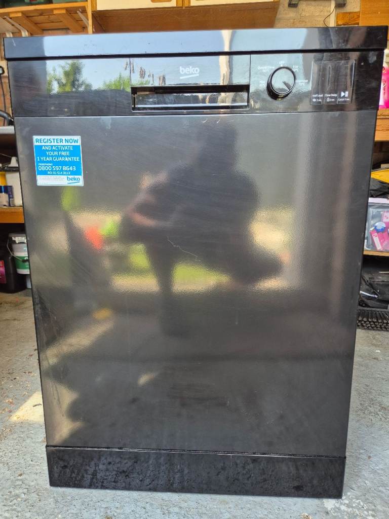Beko Dishwasher – Excellent Condition – Hardly Used!!