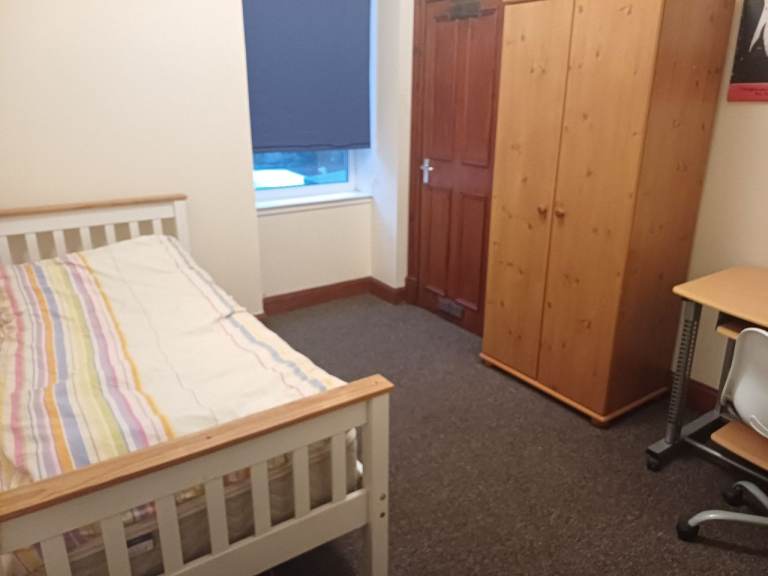 One single room and one double room is for Rent 