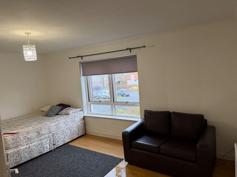 Two bedroom furnished/unfurnished flat for rent in Motherwell 