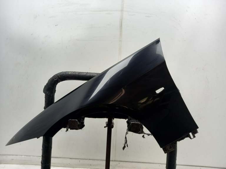 Bmw 3 Series Left Front Wing N/S 2005-2013 Black Sapphire Metallic (475) 2 Door