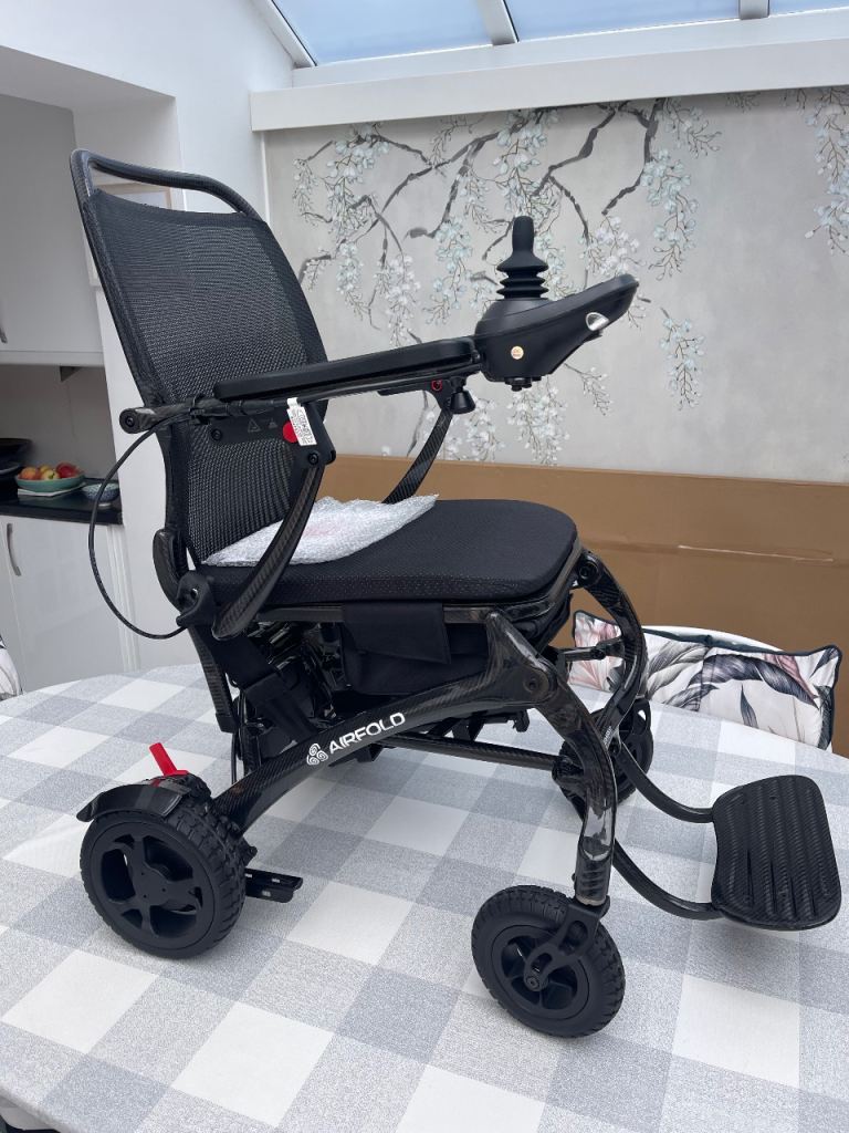 Electric 24v, foldable wheelchair 