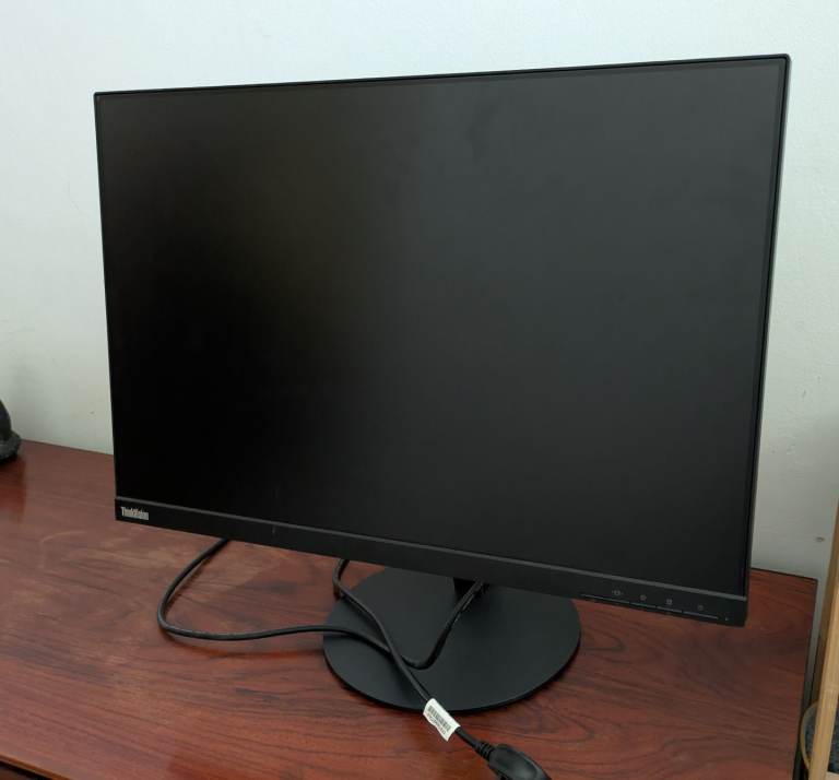 Lenovo ThinkVision Monitor – powers on but cracked screen