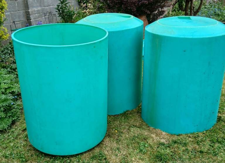 LARGE WATER BUTT, APPROX 38" TALL AND 28" DIA. £15 EACH. READ DESCRIPTION.