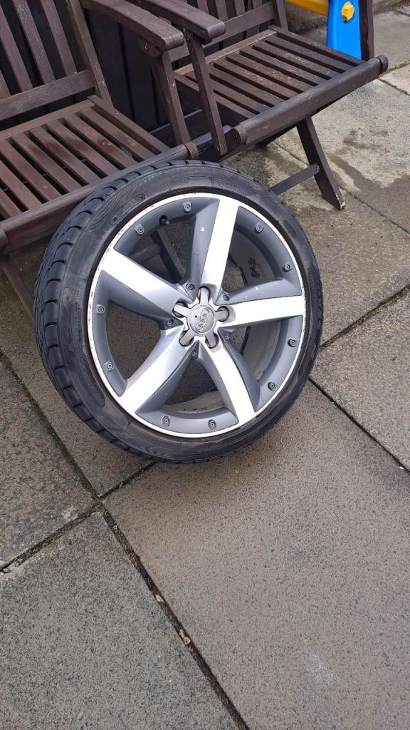 4x alloy wheels 