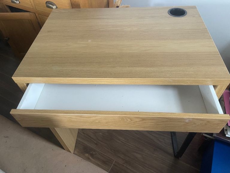 Wooden Desk with Drawer and Cable Hole – Good Condition