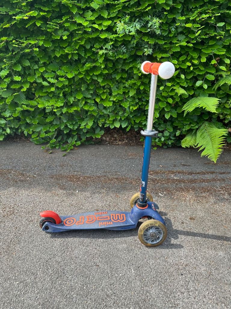 Mini Micro Scooter Deluxe Magic LED