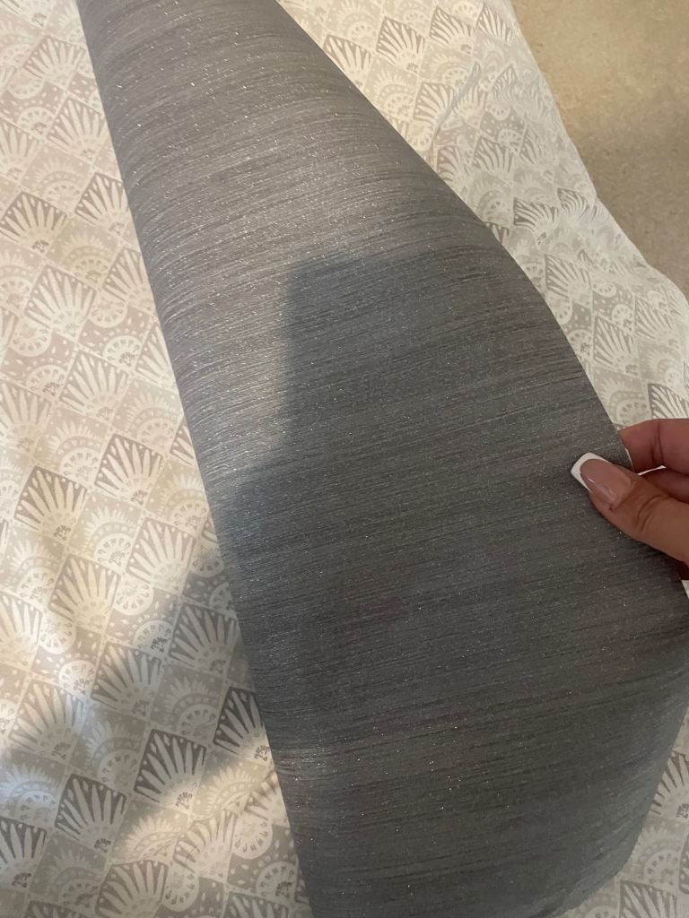 Silver sparkly wallpaper 