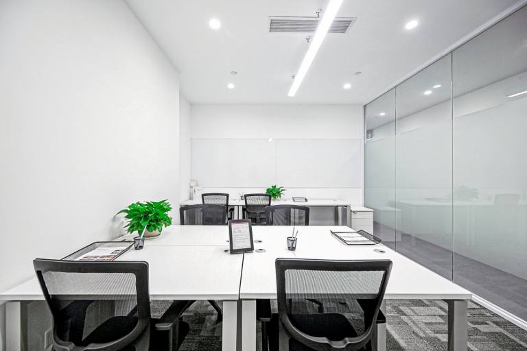 Glasgow - G1 2RQ \ Serviced Office for Rent with 5-Desk Capacity