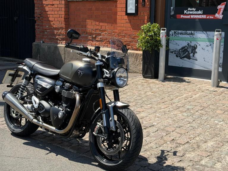 73 reg Triumph SPEED TWIN 1200 motorcycle finished in 2 tone Grey