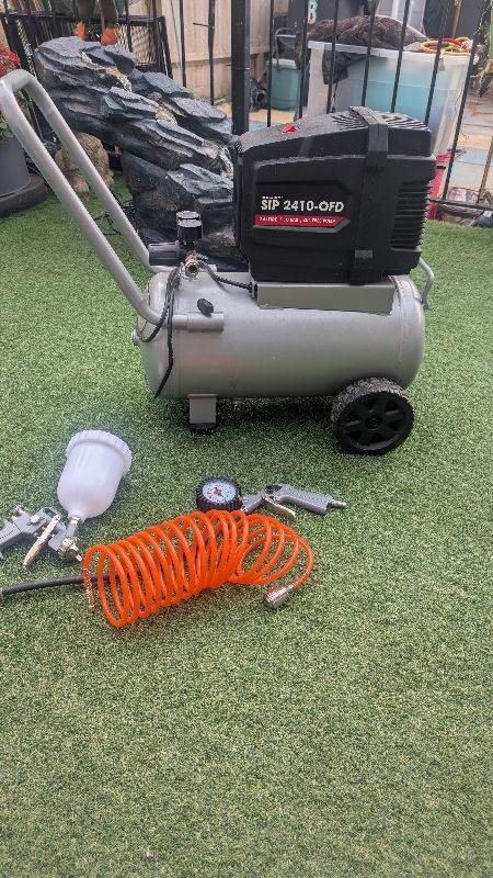 SIP Airmate 2410-OFD Air Compressor Used Twice Then Stored standard Pipe.