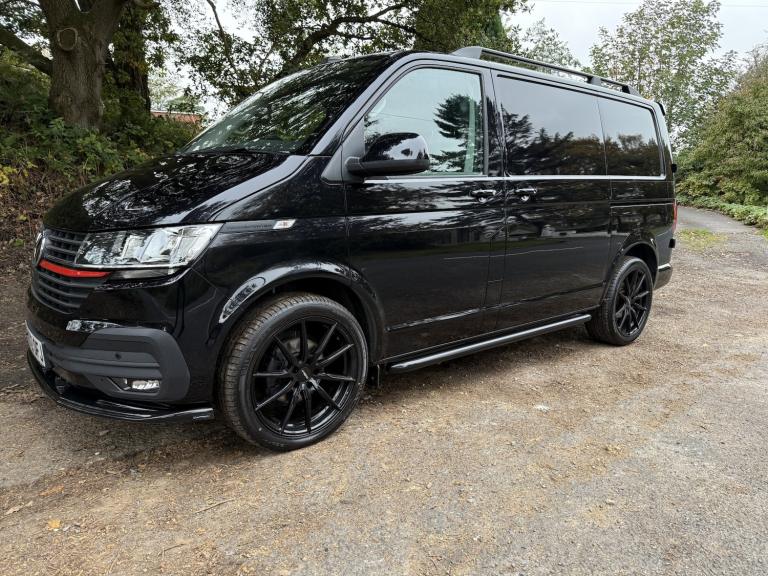 VOLKSWAGEN TRANSPORTER 150 HIGHLINE, DSG/AUTO, BLACK, LOW MILES, GREAT SPEC.