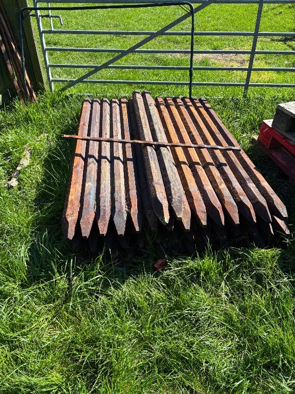 Fencing posts