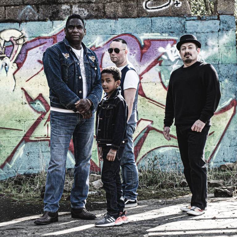 BASS PLAYER WANTED 4 VERSATILE BAND ROCK POP REGGAE SOUL BLUES COVERS & ORIGINALS 