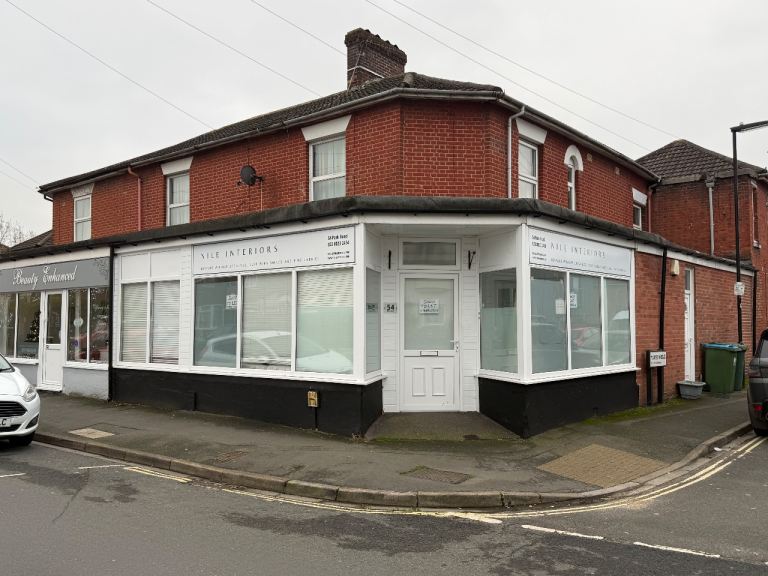 Commercial premises shop for rent in Freemantle Shirley Southampton 