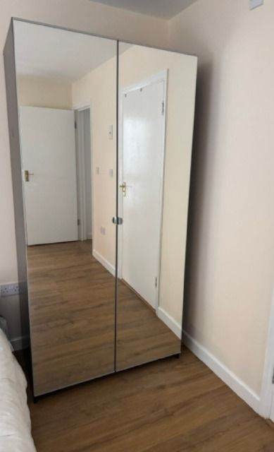Mirrored Wardrobe with Double Doors – Minor Mirror Crack