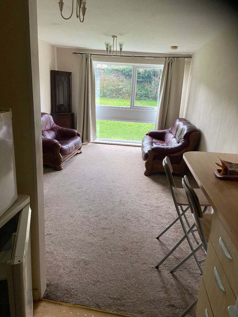Flat To Let