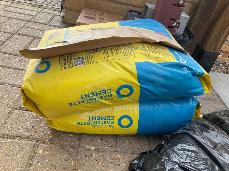 Blue Circle mastercrete cement bags x2