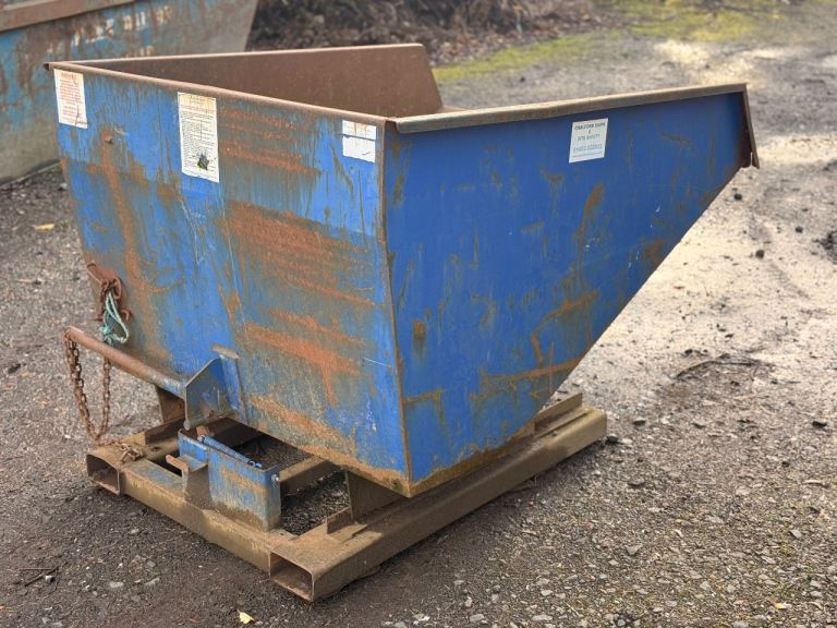 Fork truck tipping skip blue 