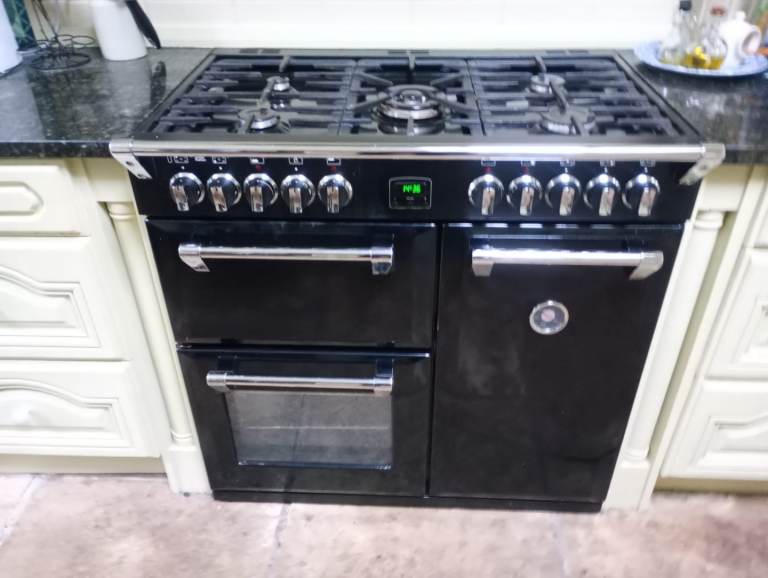 Stoves Richmond 900 DFT range cooker