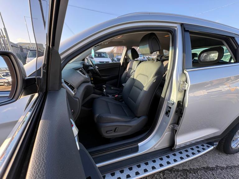 2015 Hyundai TUCSON 1.7 CRDi Blue Drive Premium 5dr 2WD ESTATE Diesel Manual
