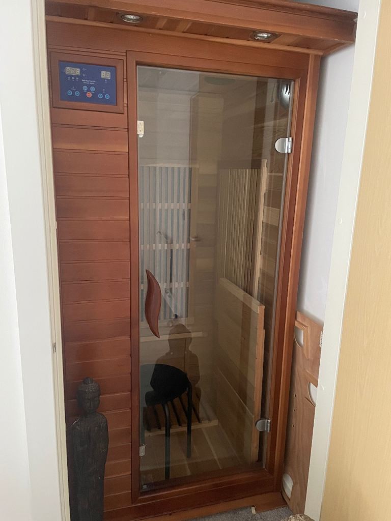 Sunset Valley Indoor home Infrared one person wooden sauna — collection only 