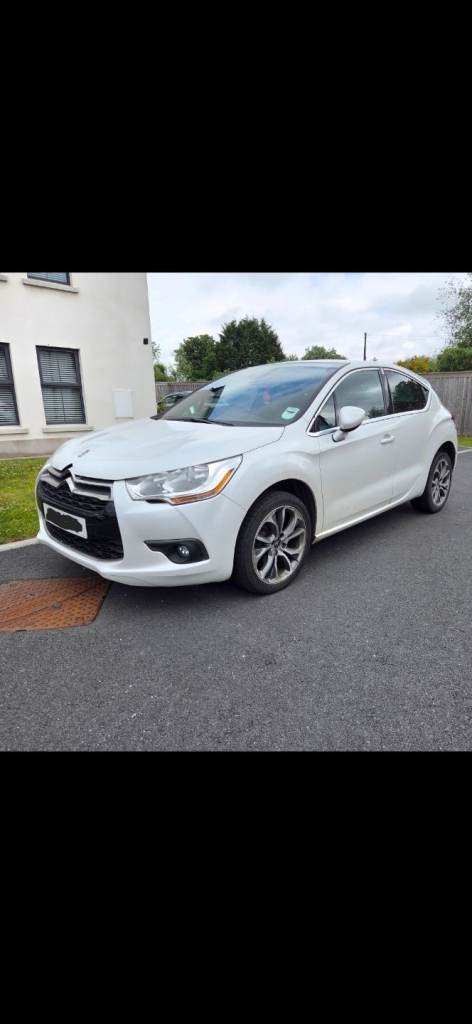 Citroen, DS4, Hatchback, 2014, Manual, 1560 (cc), 5 doors