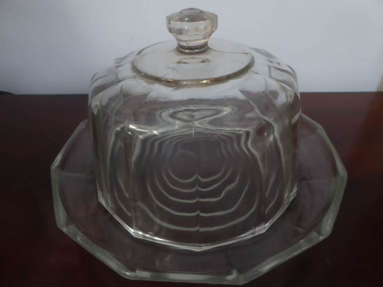 Vintage Val Saint Lambert Belgian Cheese dome + dish (Cloche à fromages)
