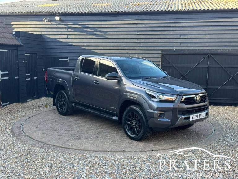 2021 Toyota Hilux 2.8 D-4D Invincible X Pickup Double Cab 4dr Diesel Auto 4WD Euro 6 (s/s) (2 PIC...