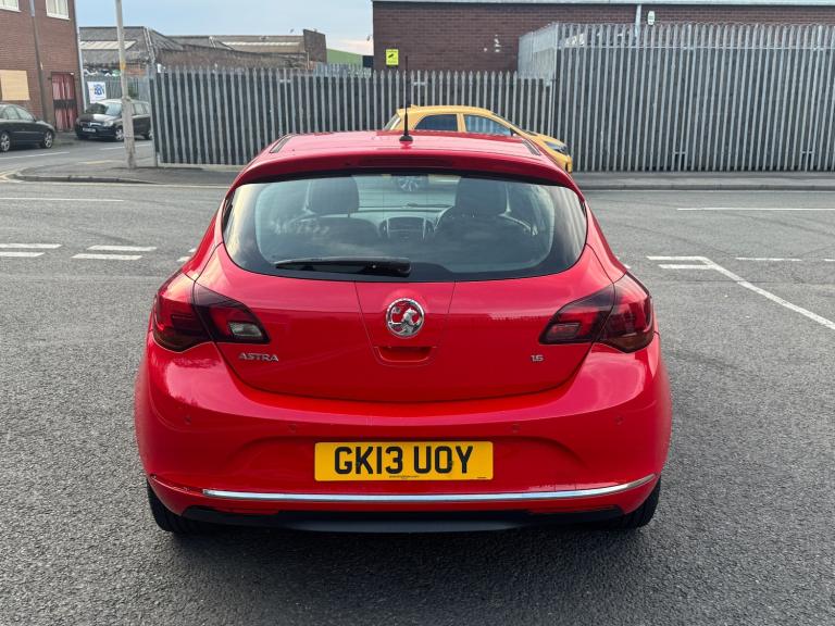 2013 Vauxhall Astra 1.6i 16V SE 5dr HATCHBACK Petrol Manual