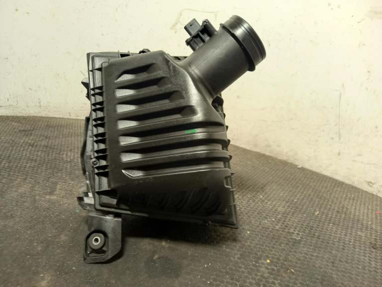 Bmw 2 Series Gran Tourer Air Cleaner/Box 2015-2023 2.0l 8513916