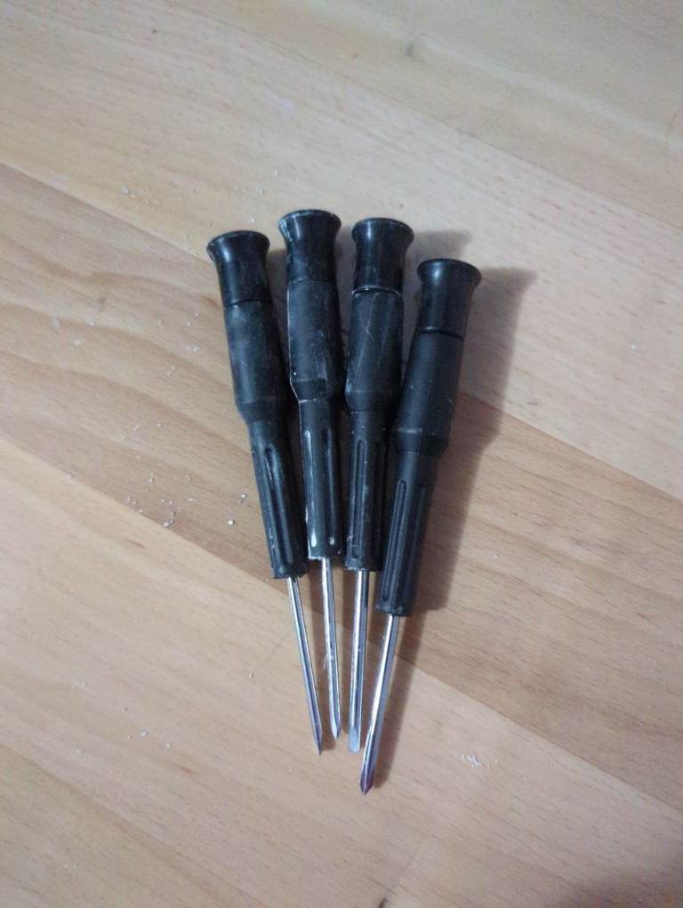 Small screwdriver set
