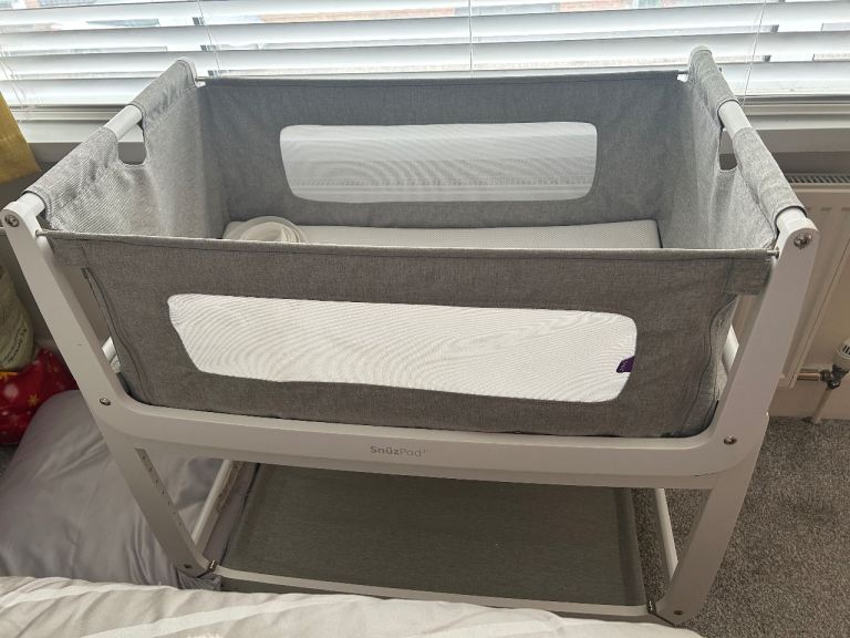 SnuzPod3 Bedside Crib – Grey, Good Condition