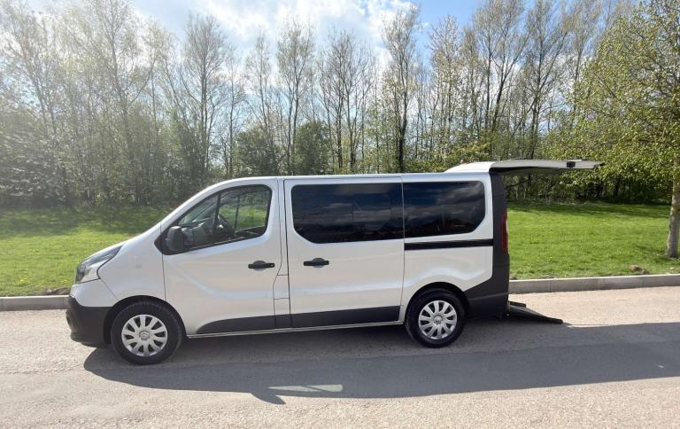 2018 Renault Trafic 1.6 DCI SL27 Business WHEELCHAIR ACCESSIBLE VEHICLE WAV MPV Diesel Manual