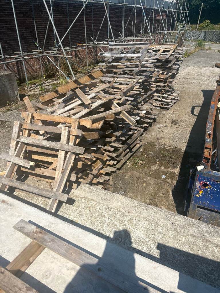 Large Quantity of Reclaimed Pallet Wood and Timber