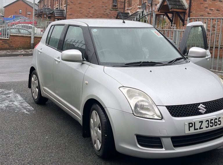 Suzuki, SWIFT, Hatchback, 2005, Manual, 1328 (cc), 5 doors