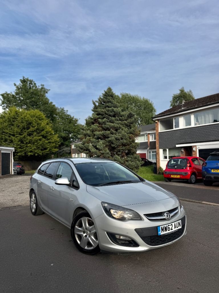 Vauxhall, ASTRA, Estate, 2013, Manual, 1686 (cc), 5 doors