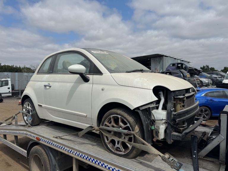 Fiat 500 1.2 2010 white BREAKING FOR PARTS 