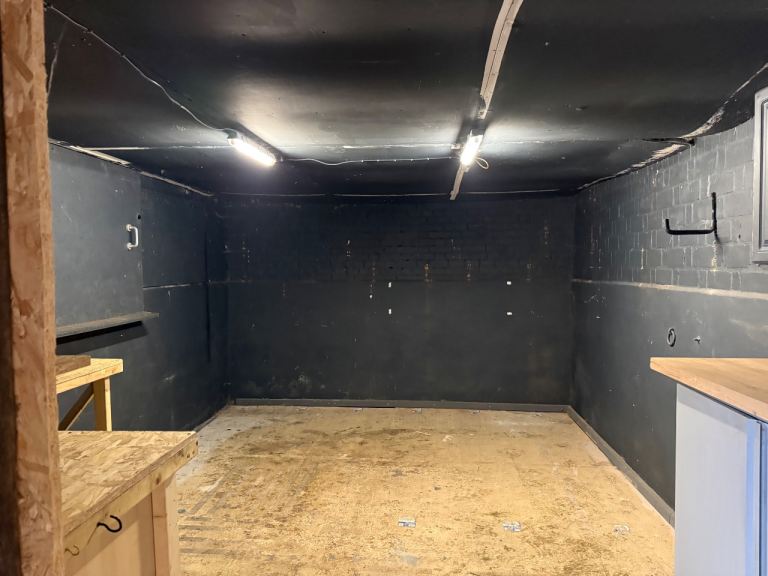 Workshops and storage units